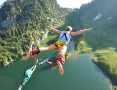 莎拉波娃重返赛场，爆冷首场状态出色，德国队观众沸腾！再创辉煌时刻